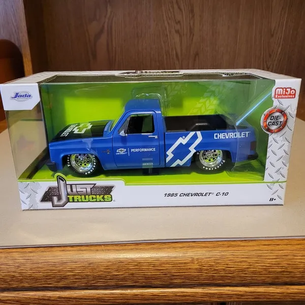 46887 c10 diecast collectible