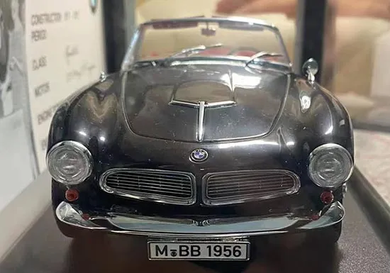 46889 bmw 507 diecast model detailing