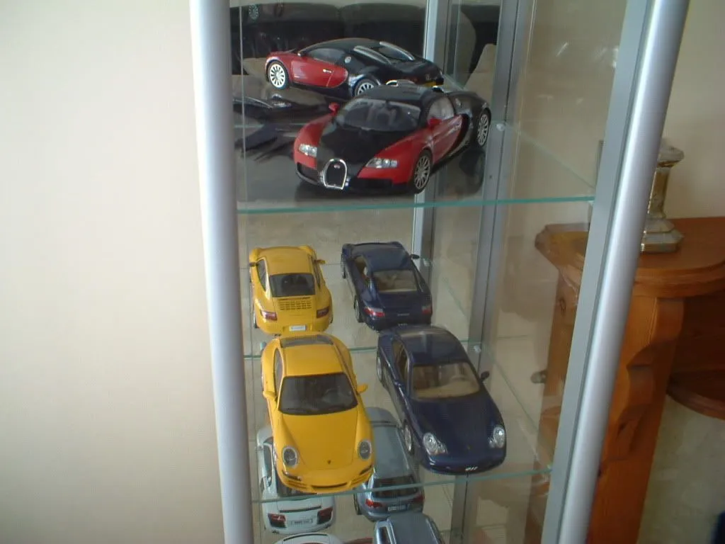 /img/46913-diecast-collectibles-insurance.webp