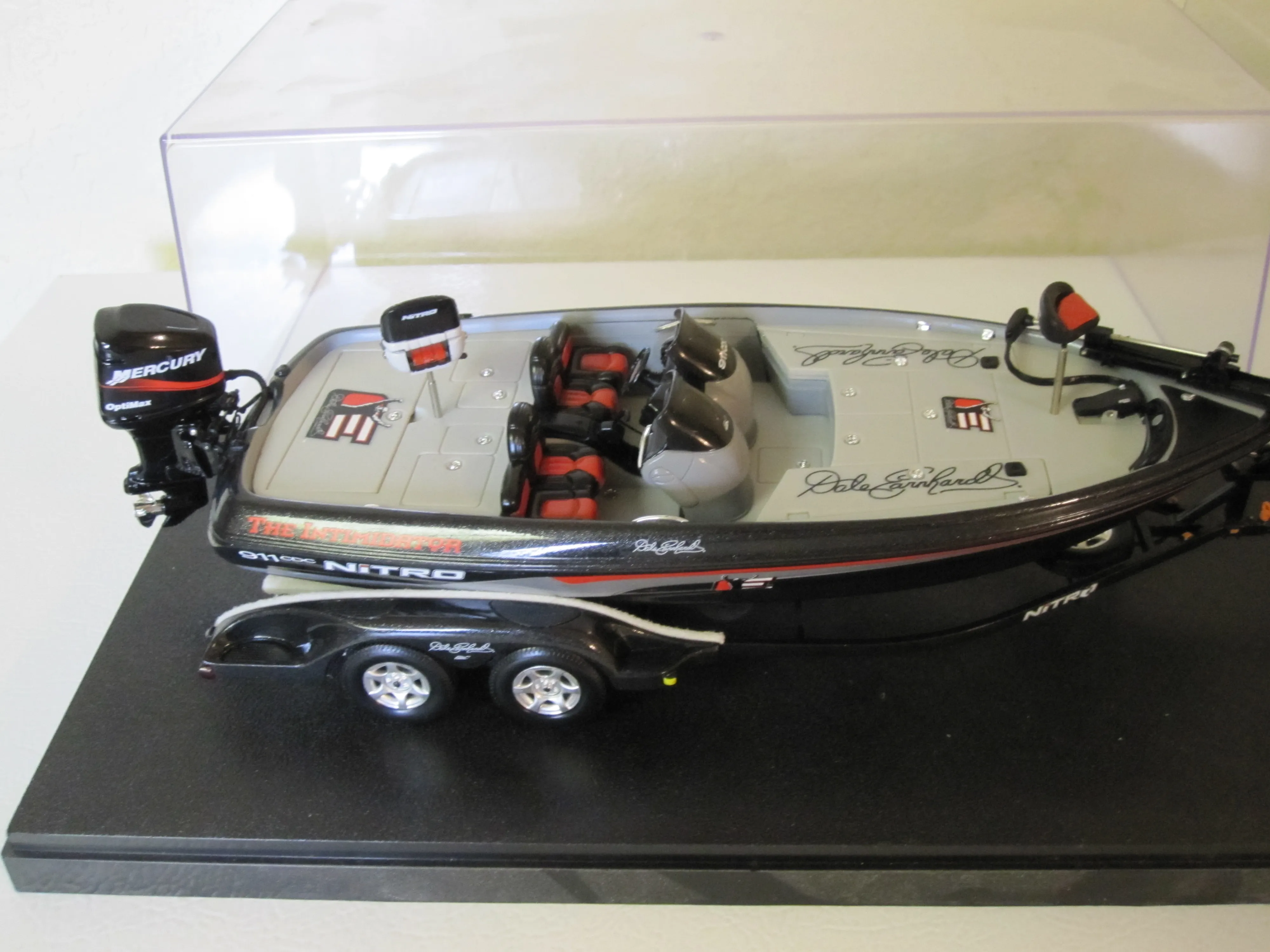 46925 durable diecast boat