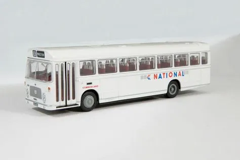 /img/46928-diecast-model-bus-display.webp
