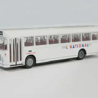 /img/46928-diecast-model-bus-display.webp