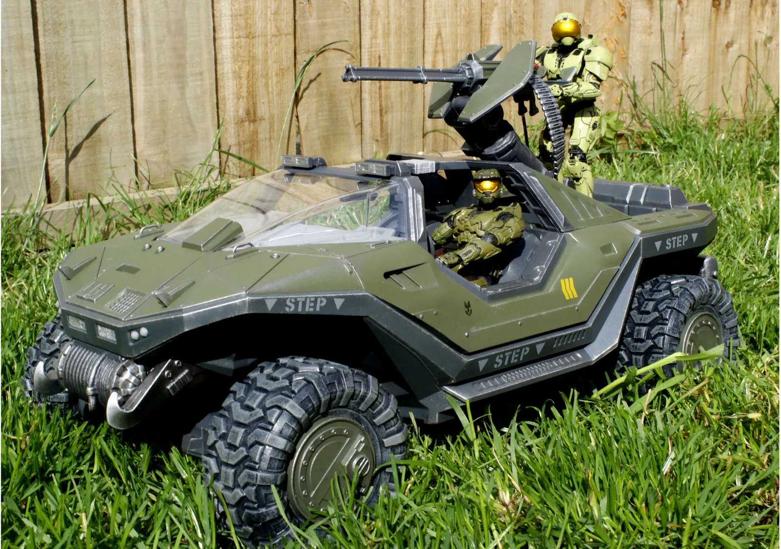 /img/46942-halo-warthog-diecast-specialty.webp