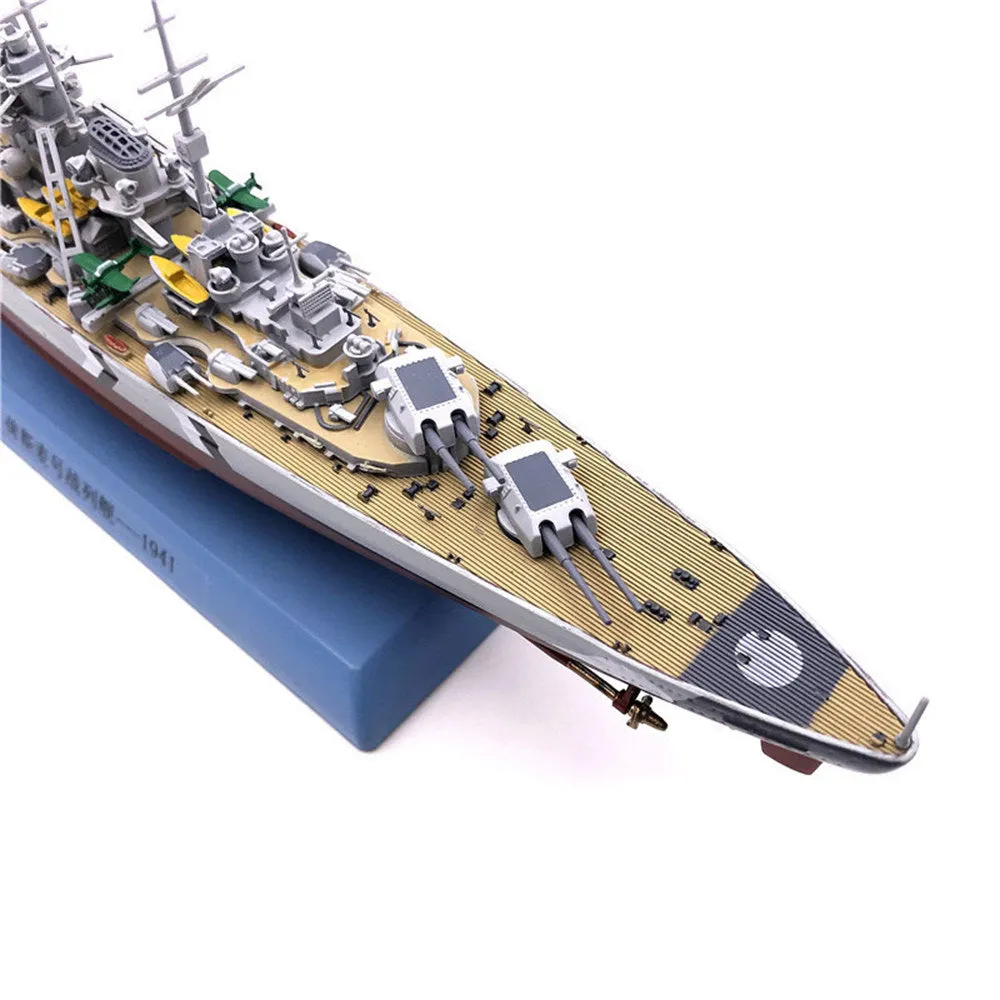 /img/46951-bismarck-diecast-model-5.webp