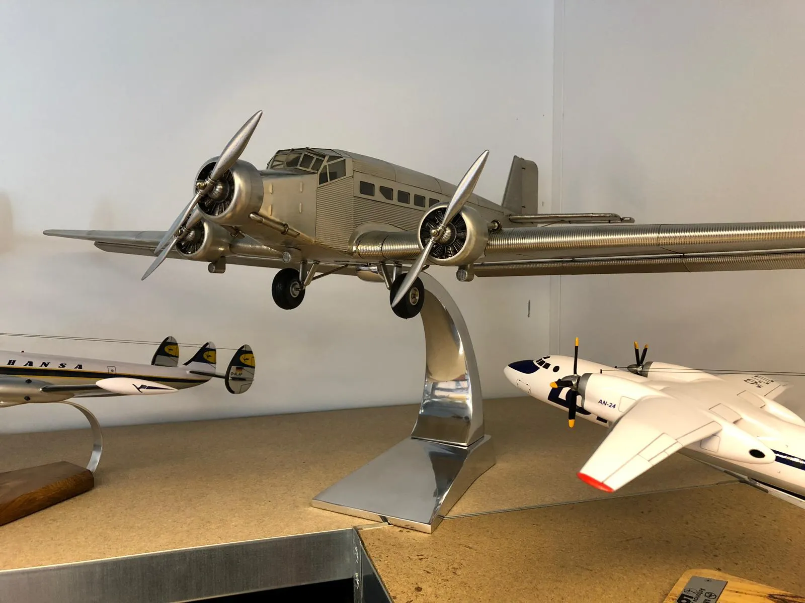 46966 diecast model trading