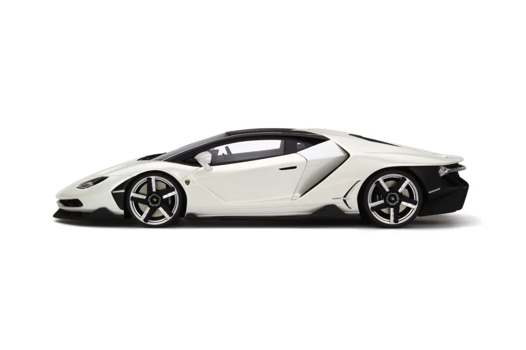 /img/47027-centenario-diecast-display.webp