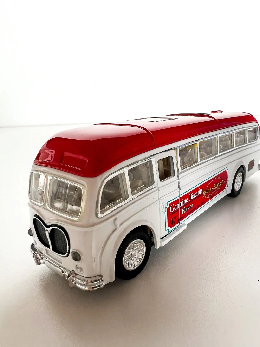 47048 best bus diecast model 1