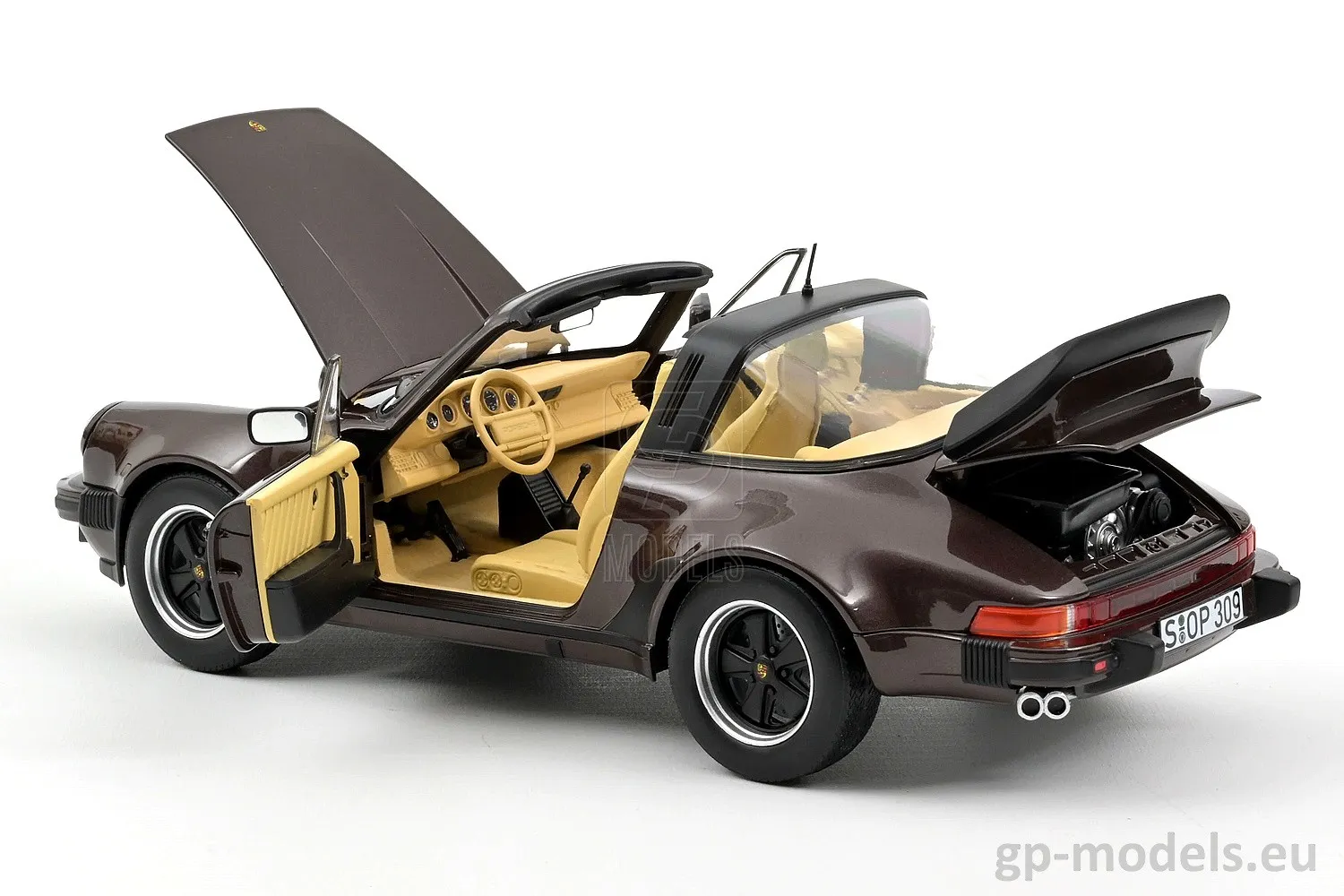 /img/47049-diecast-porsche-911-targa-display.webp