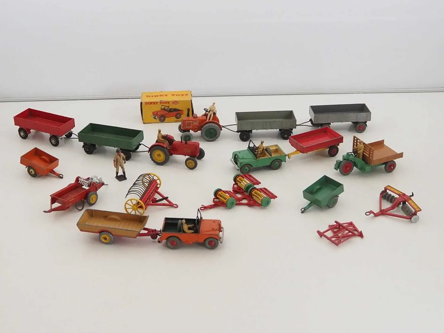 47083 diecast farm livestock