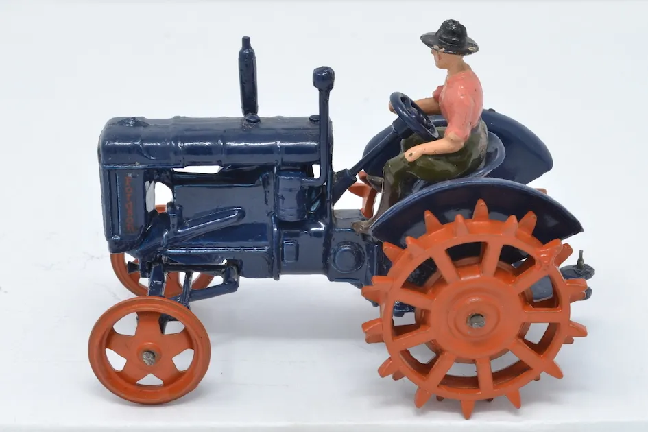 47083 diecast farm trailer