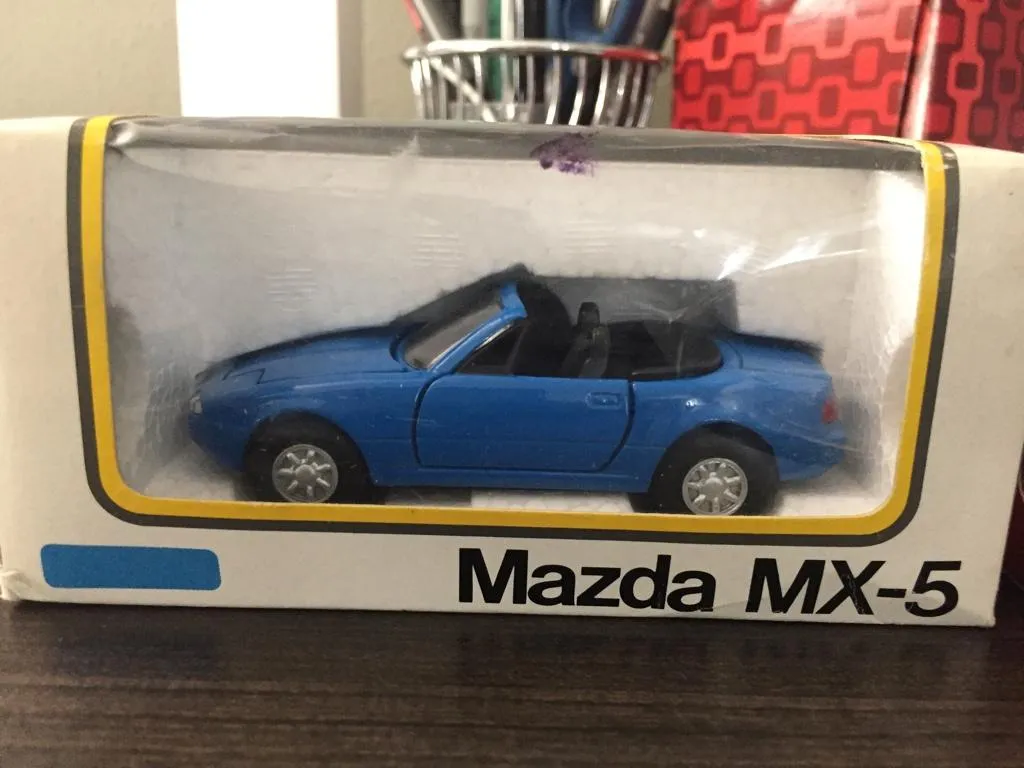 47084 miata diecast 1 18 scale