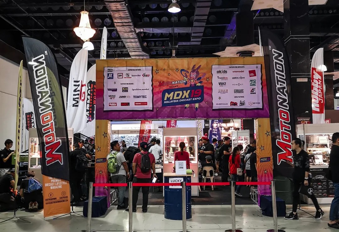 47087 sports car diecast model