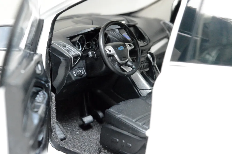 47088 ford kuga diecast detail