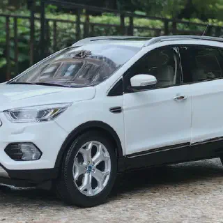 /img/47088-ford-kuga-diecast-model-5.webp