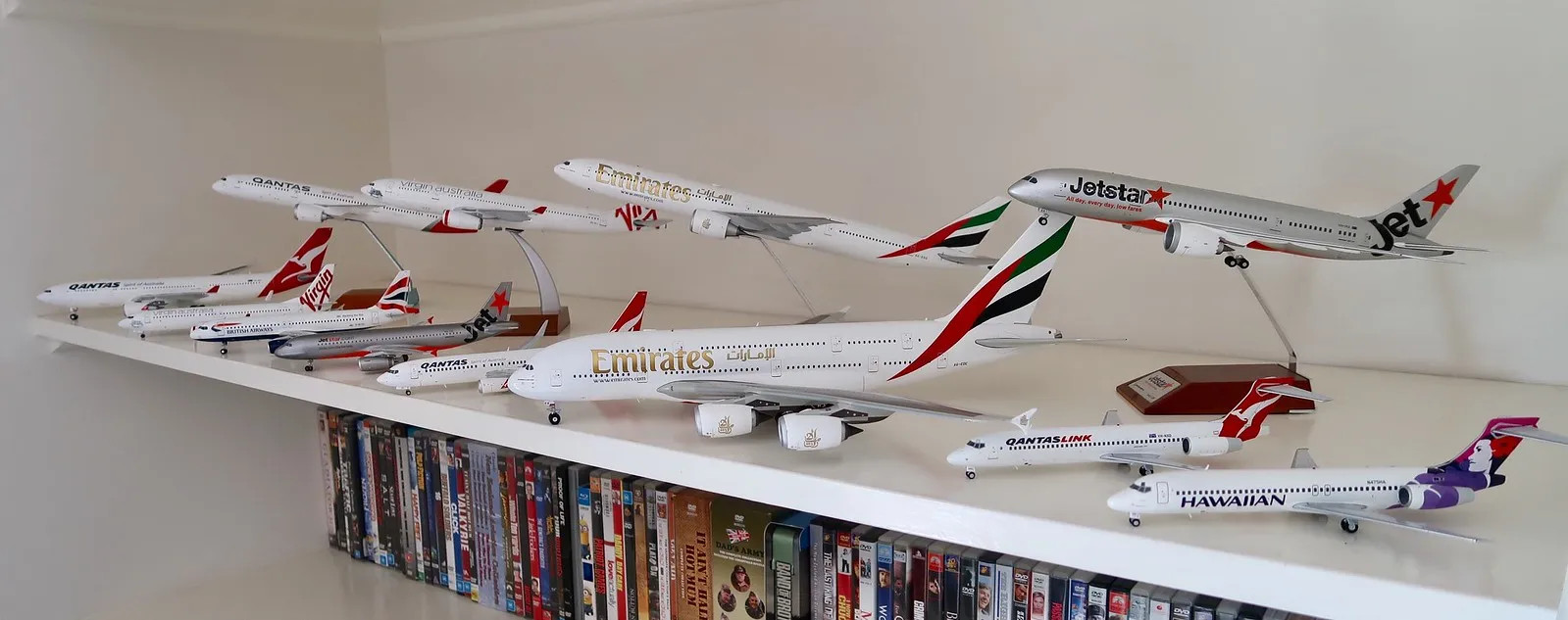 47106 aircraft models close up