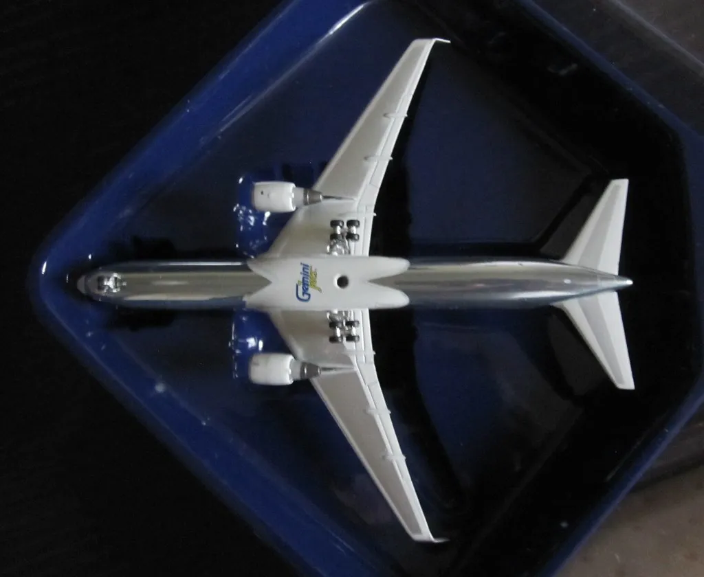 47106 diecast aircraft storage