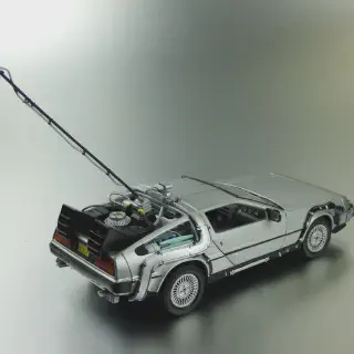 /img/47144-delorean-specialty-store.webp
