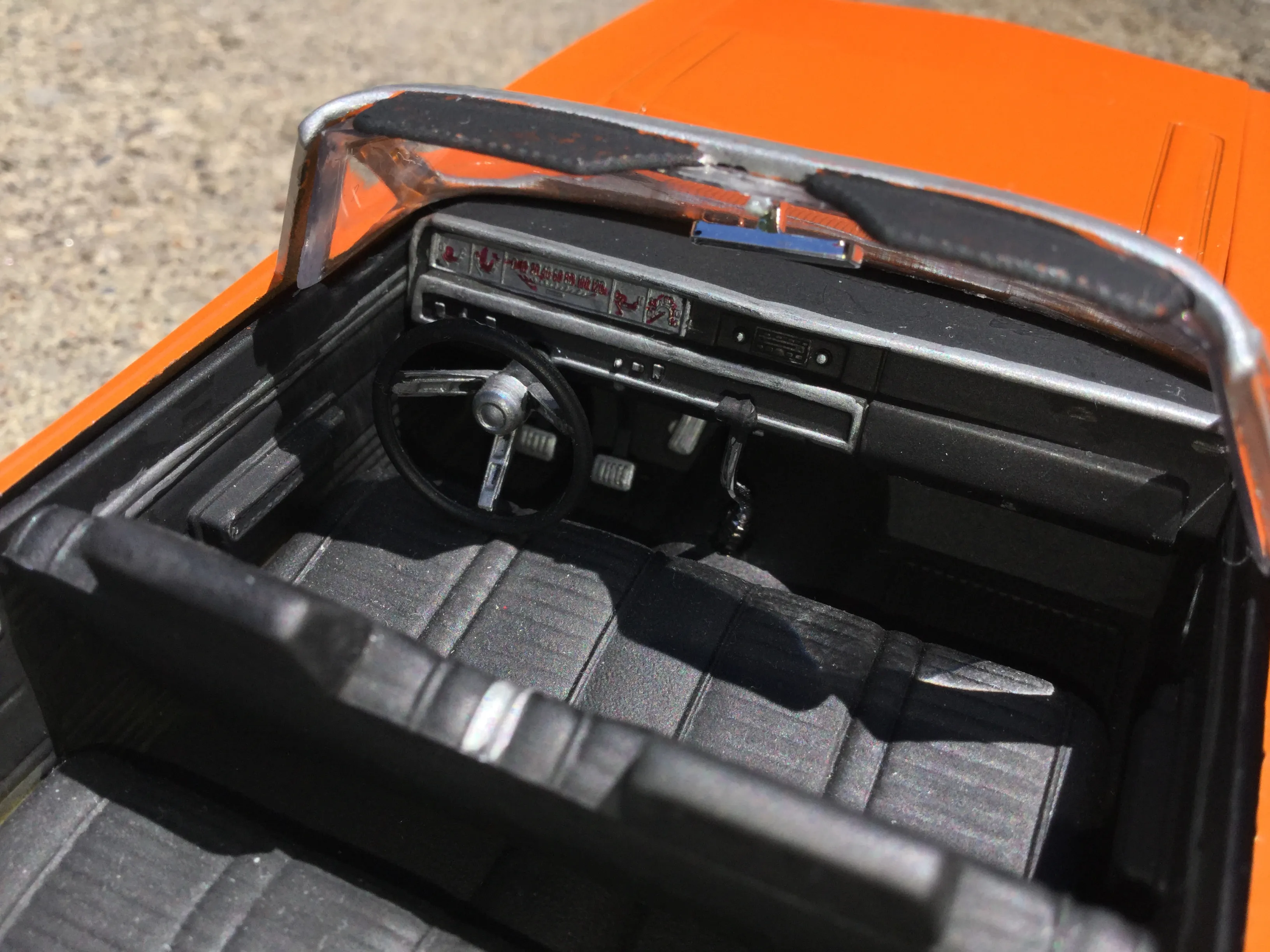 47159 roadrunner diecast 69 features