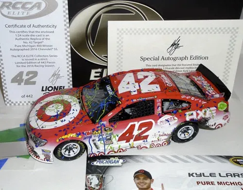 47166 kyle larson michigan win diecast race