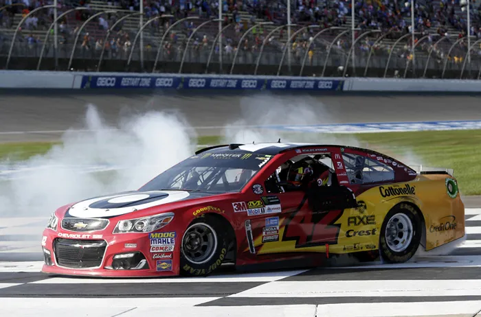 47166 kyle larson michigan win diecast scale