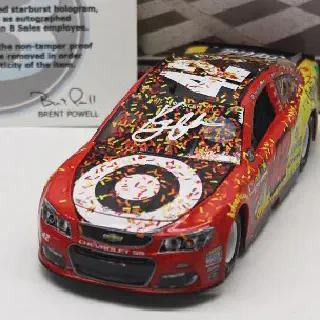 /img/47166-kyle-larson-michigan-win-diecast-shop.webp