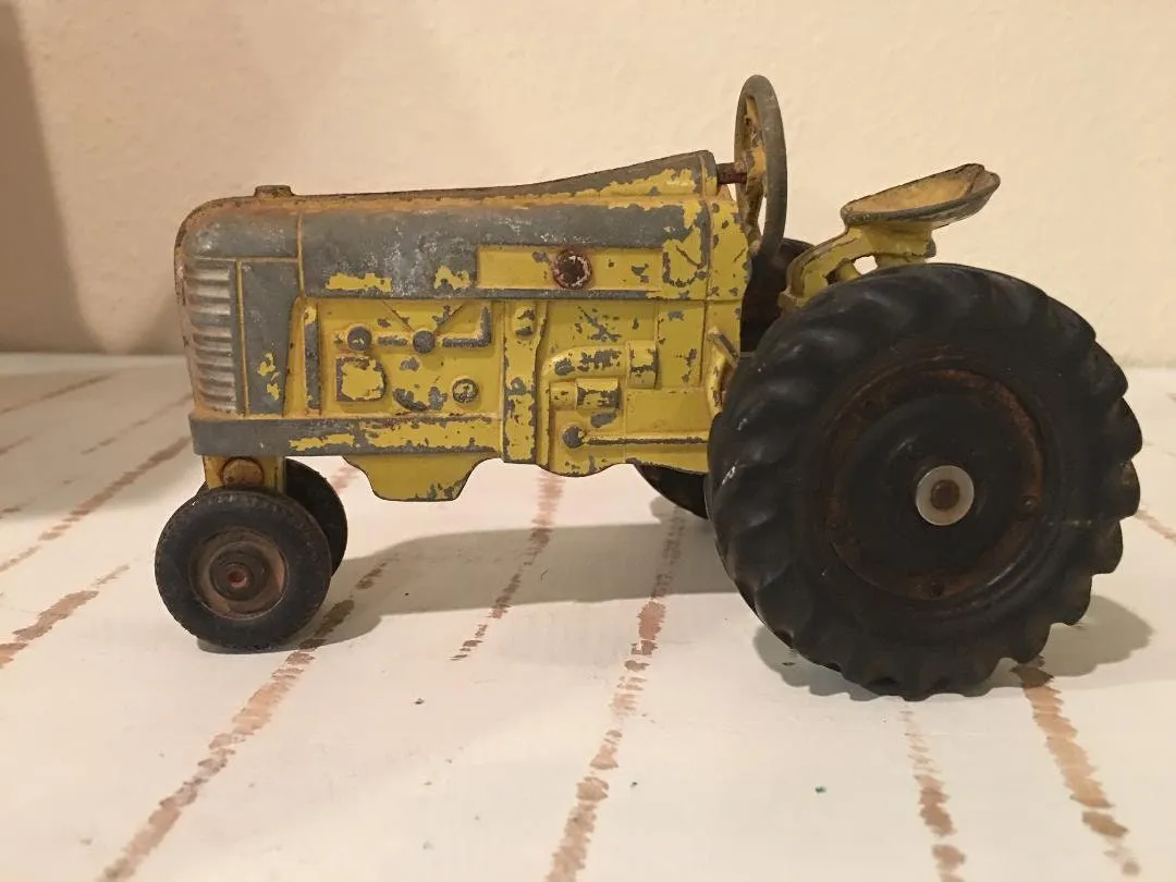 47201 diecast tractor toy collectibility
